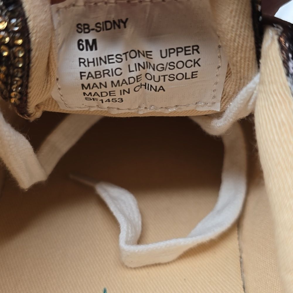 NIB Betsey Johnson Sidny Novelty Rhinestone Sneakers Sz 6 - Picture 7 of 8